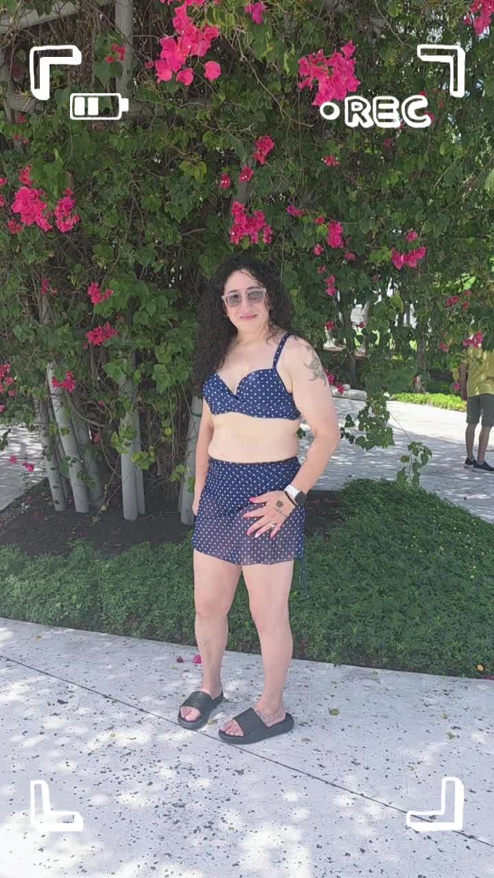 @L. Marquez