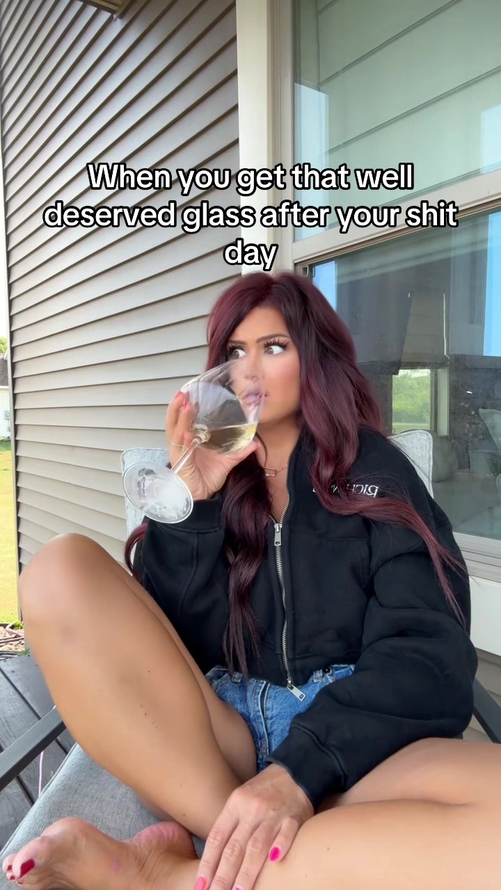 @chhellsseeaa