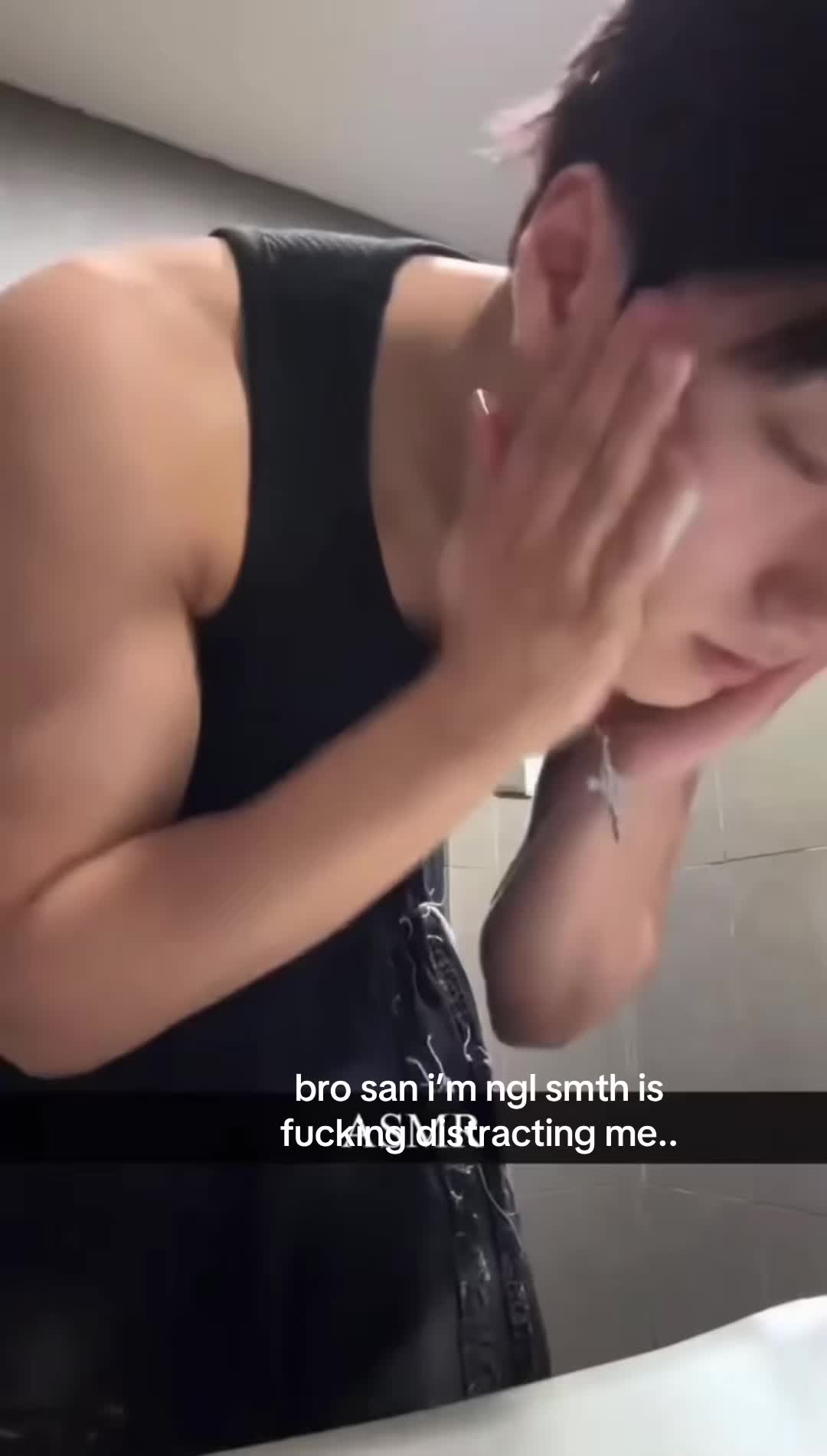 @choi sans bicep humper