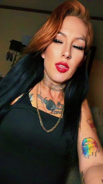 @ғͫʊͦcͭкͪɳͣ Tattedmommy420