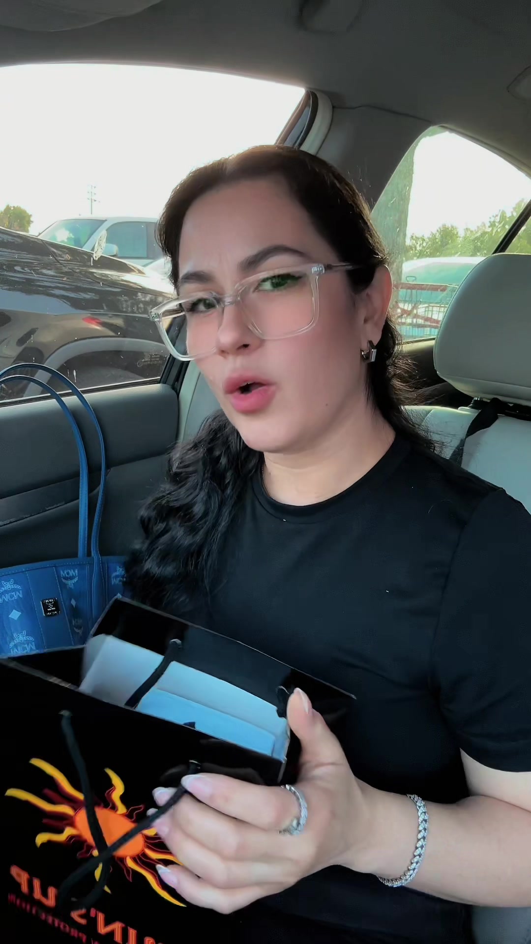 @Claudia 🖤
