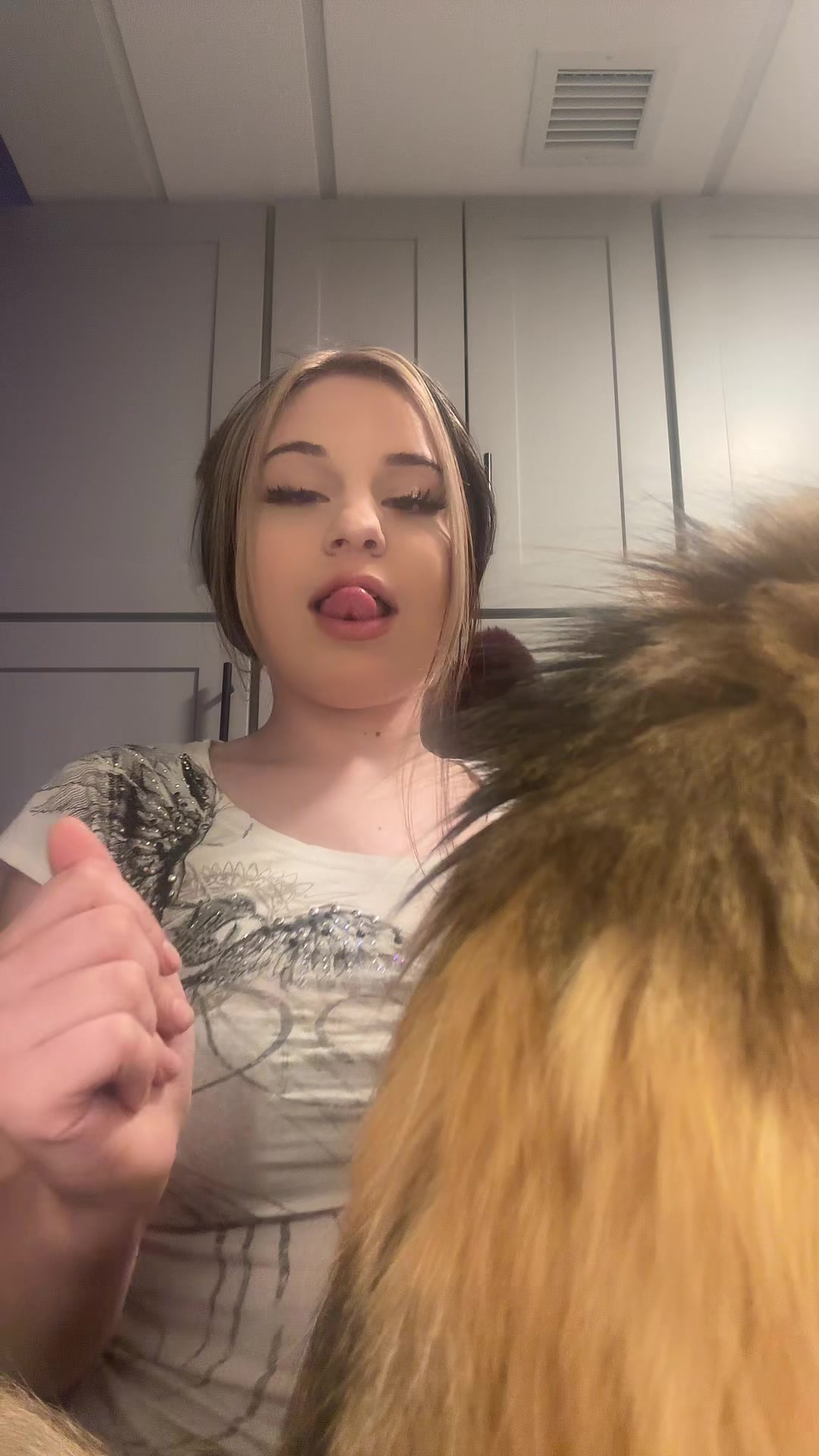 @g