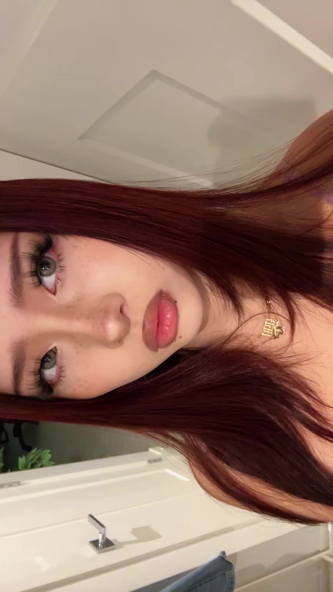 @￶