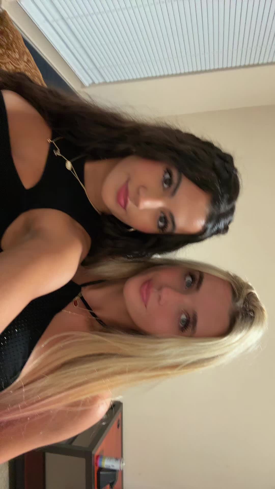 @thatblondandbrunete