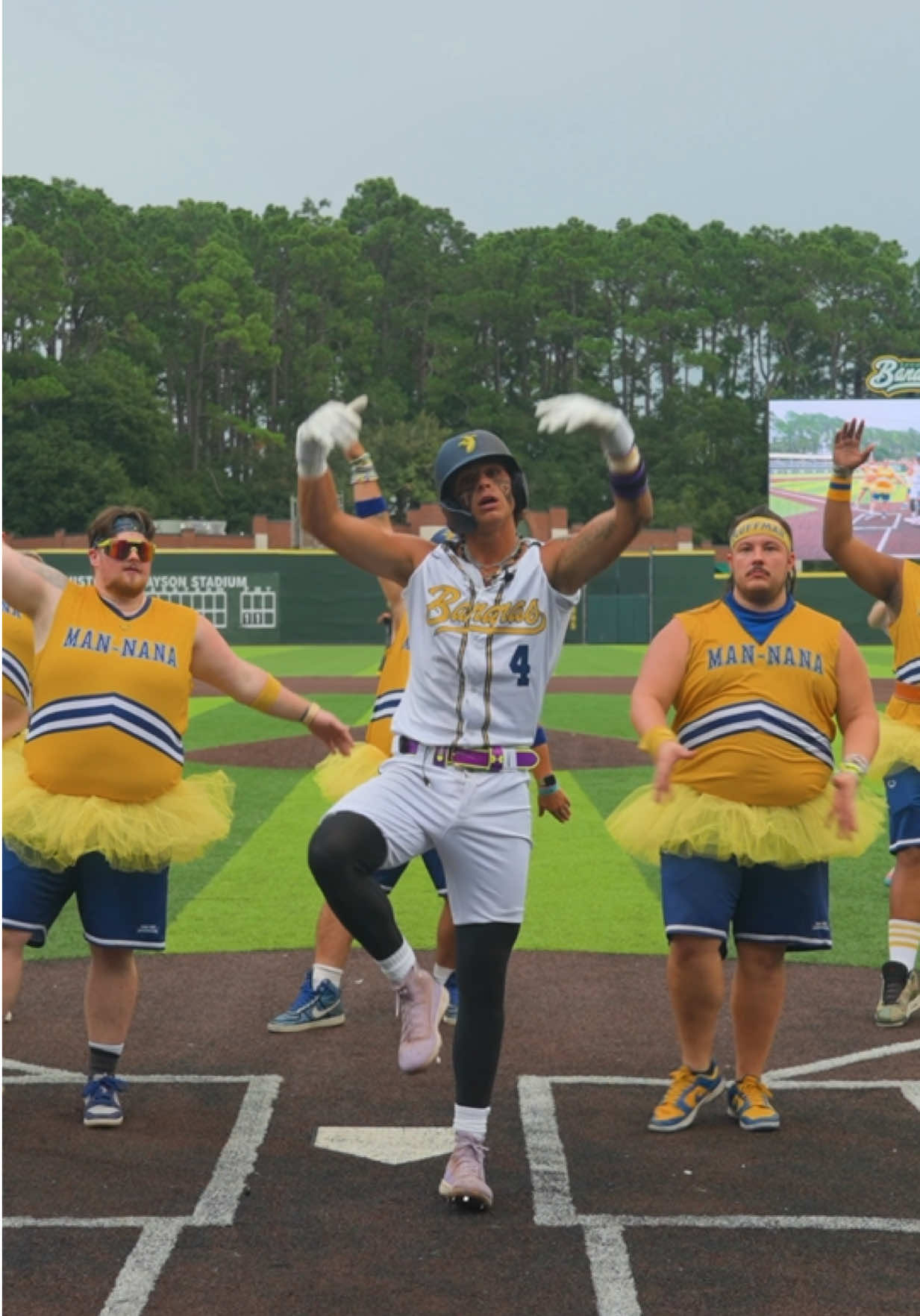 @thesavbananas