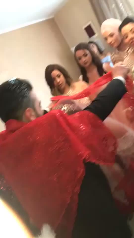 @Inès