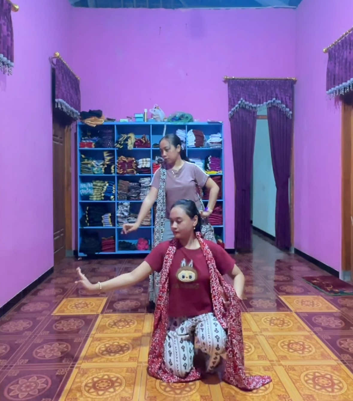 @Ara Tiara