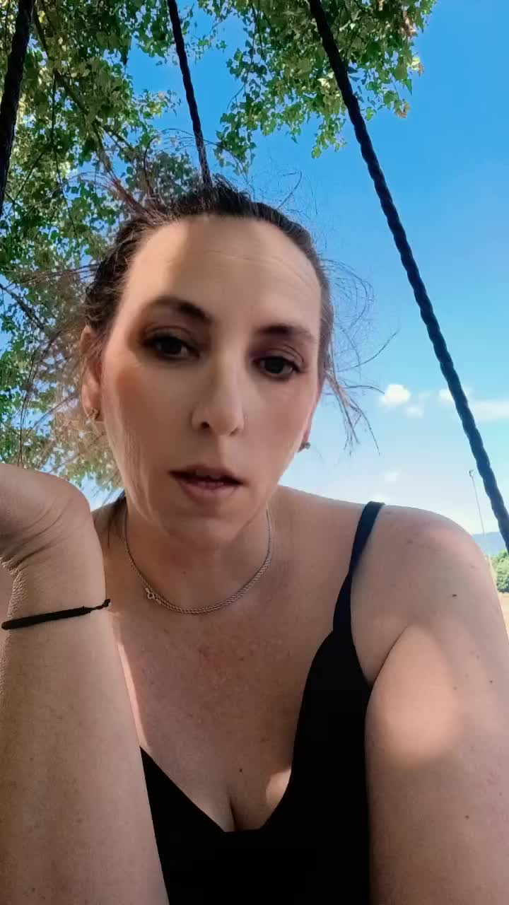 @BeautifulHotmess