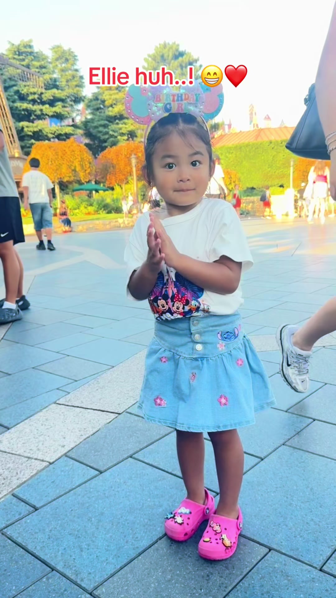 @Ellen Ellie 🇺🇸🇰🇭