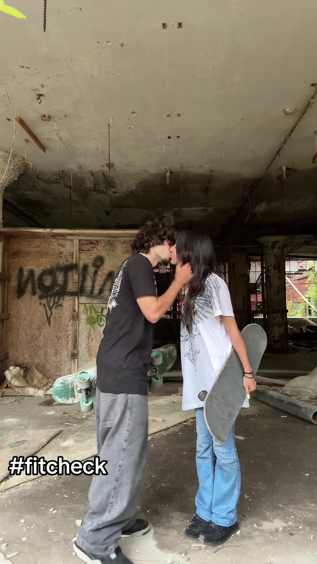 @♱