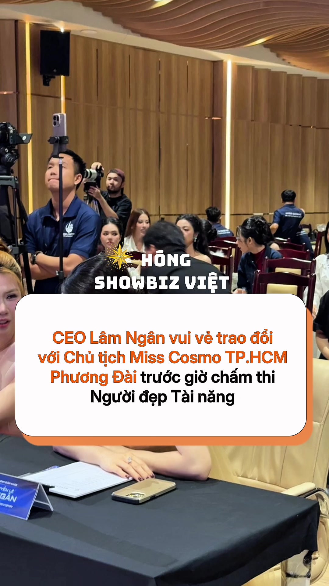 @H&oacute;ng Showbiz Việt