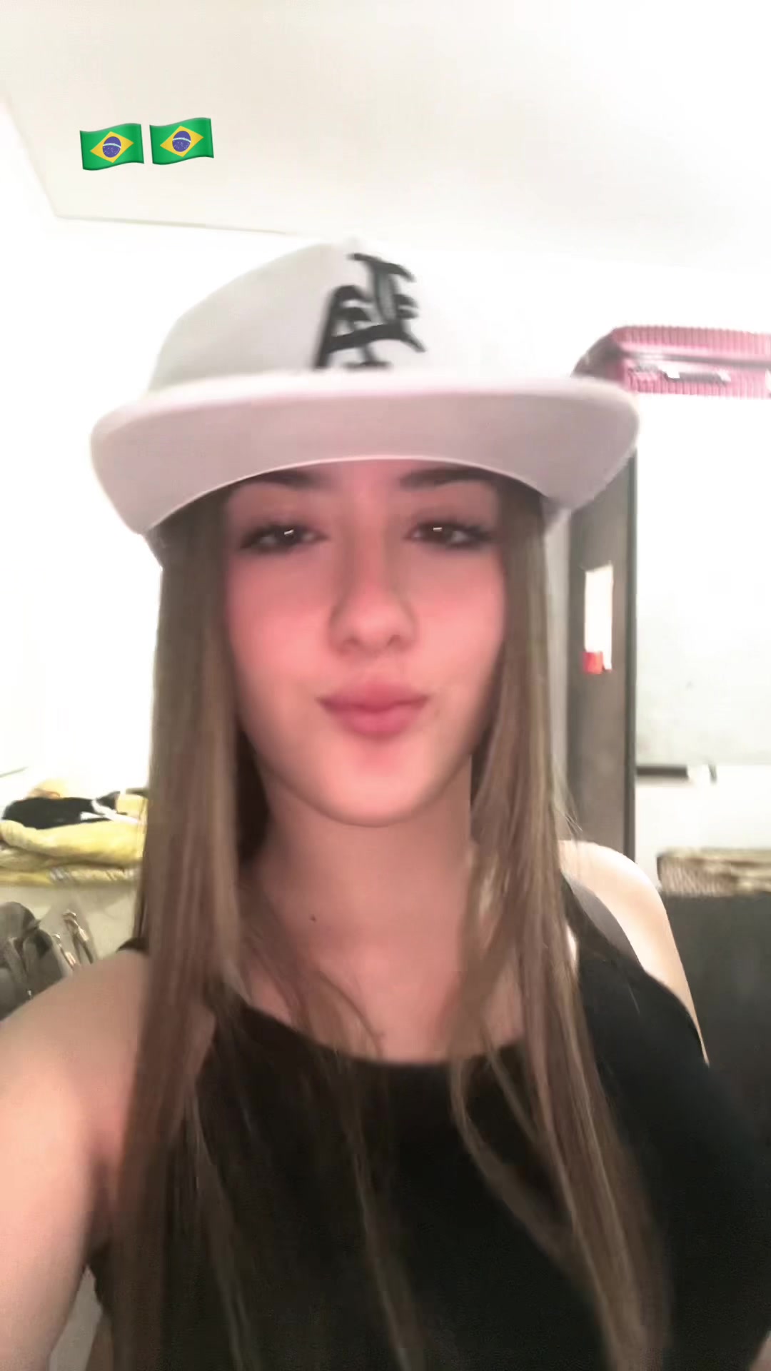 @vvv