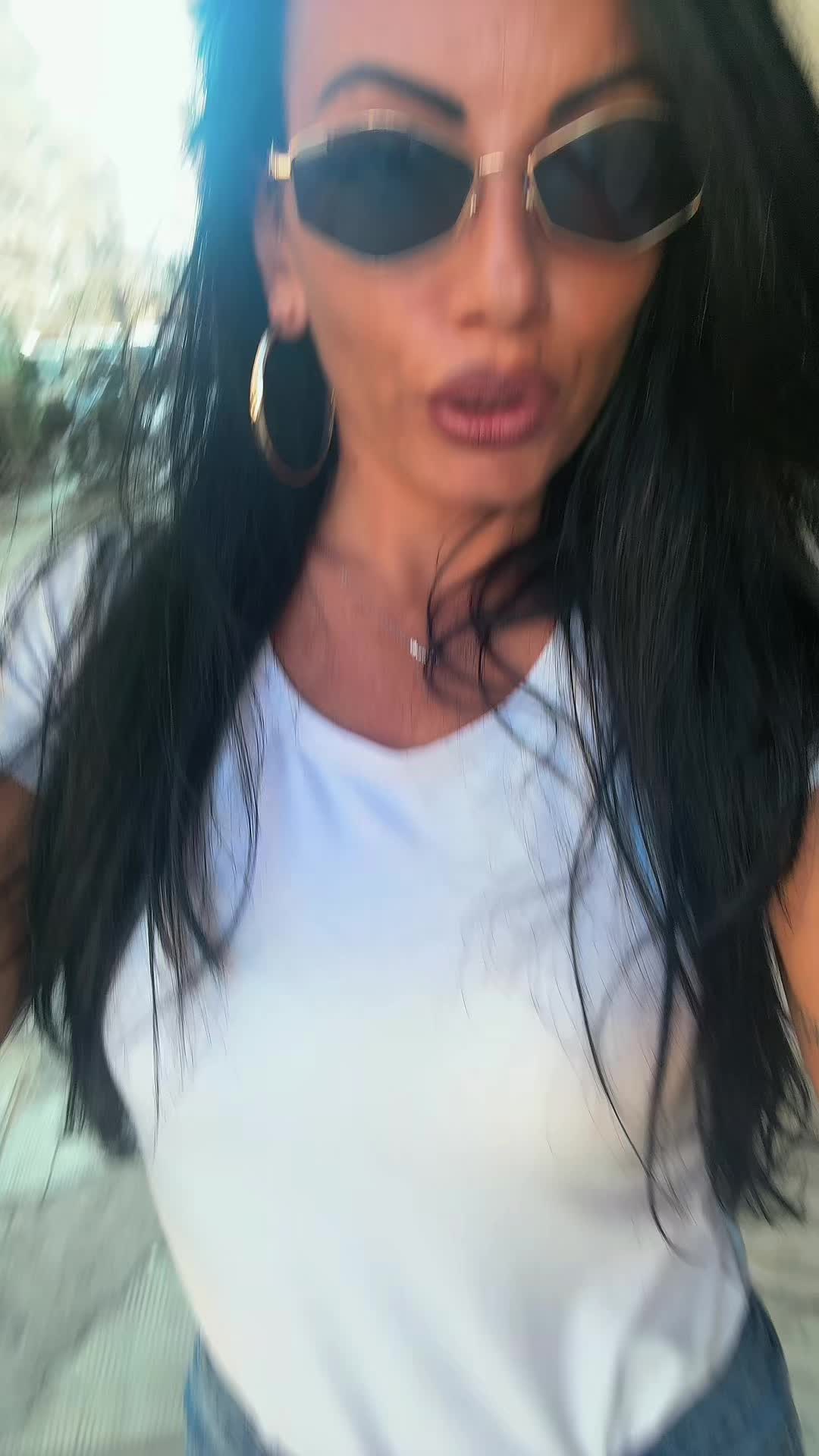 @_Dina_Cardone_