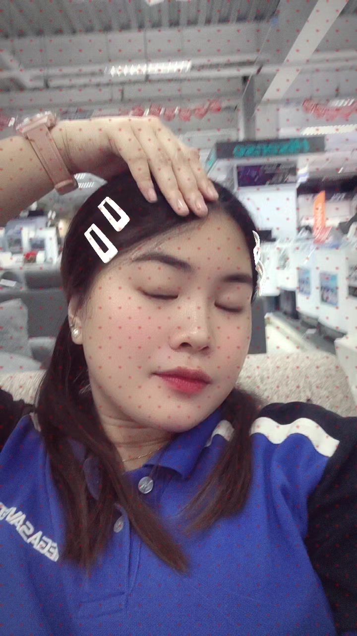 @MIRA ANN 🖤
