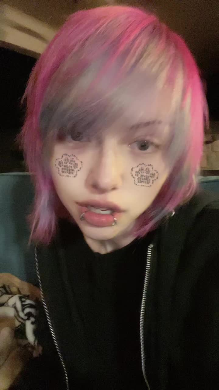 @_.Mothgirl._