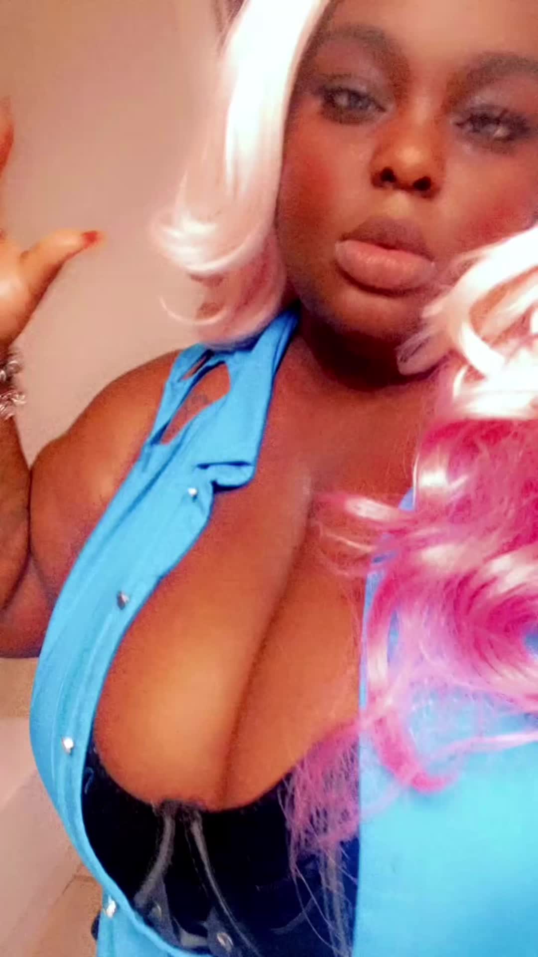 @midnightmisfitbrat