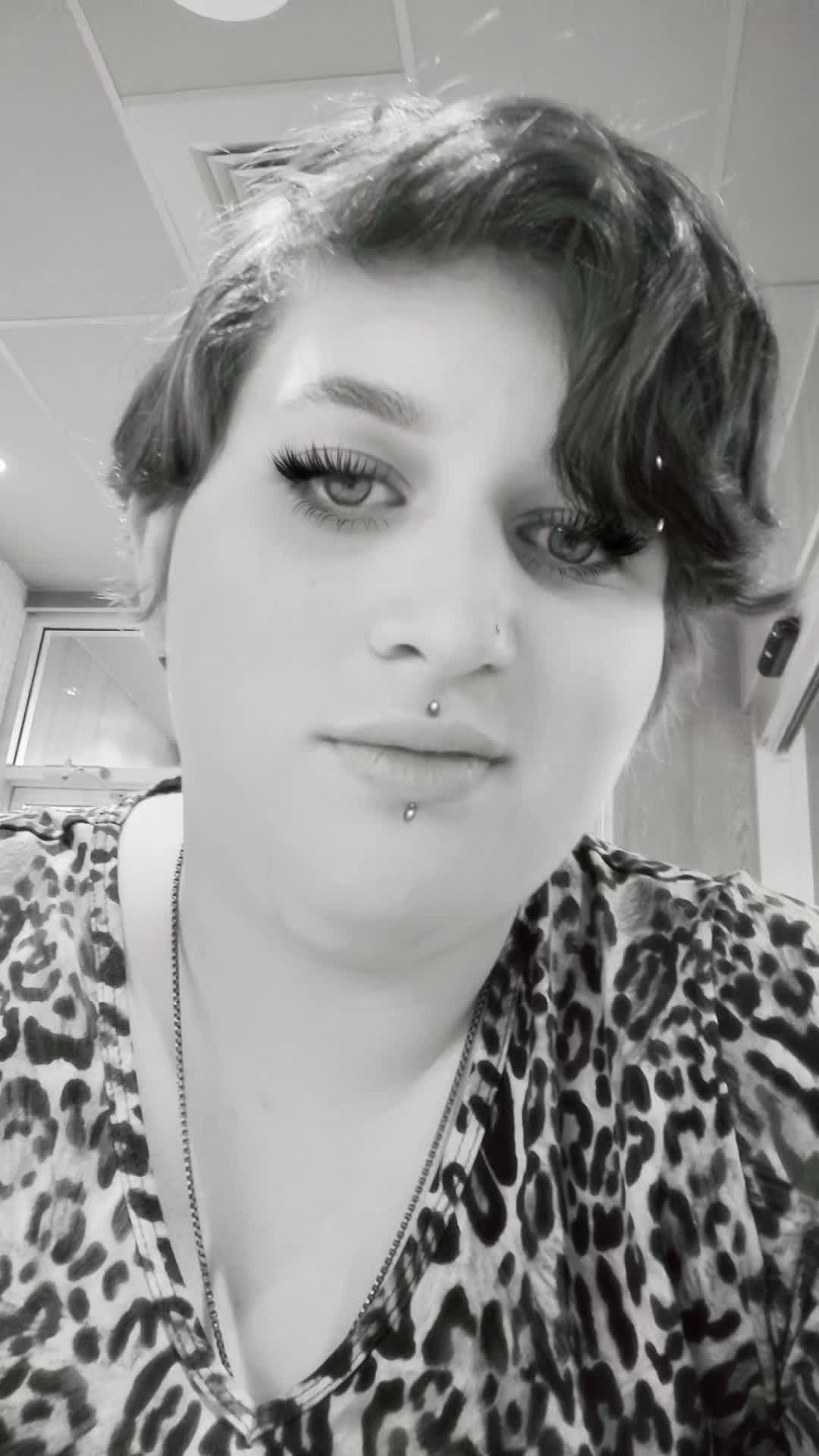 @Queen_Of_demons129