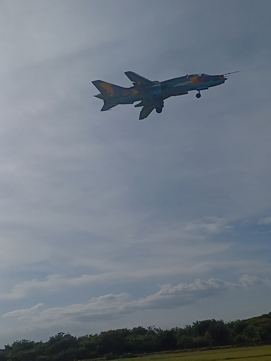 @Hoàng Hưng ✈️