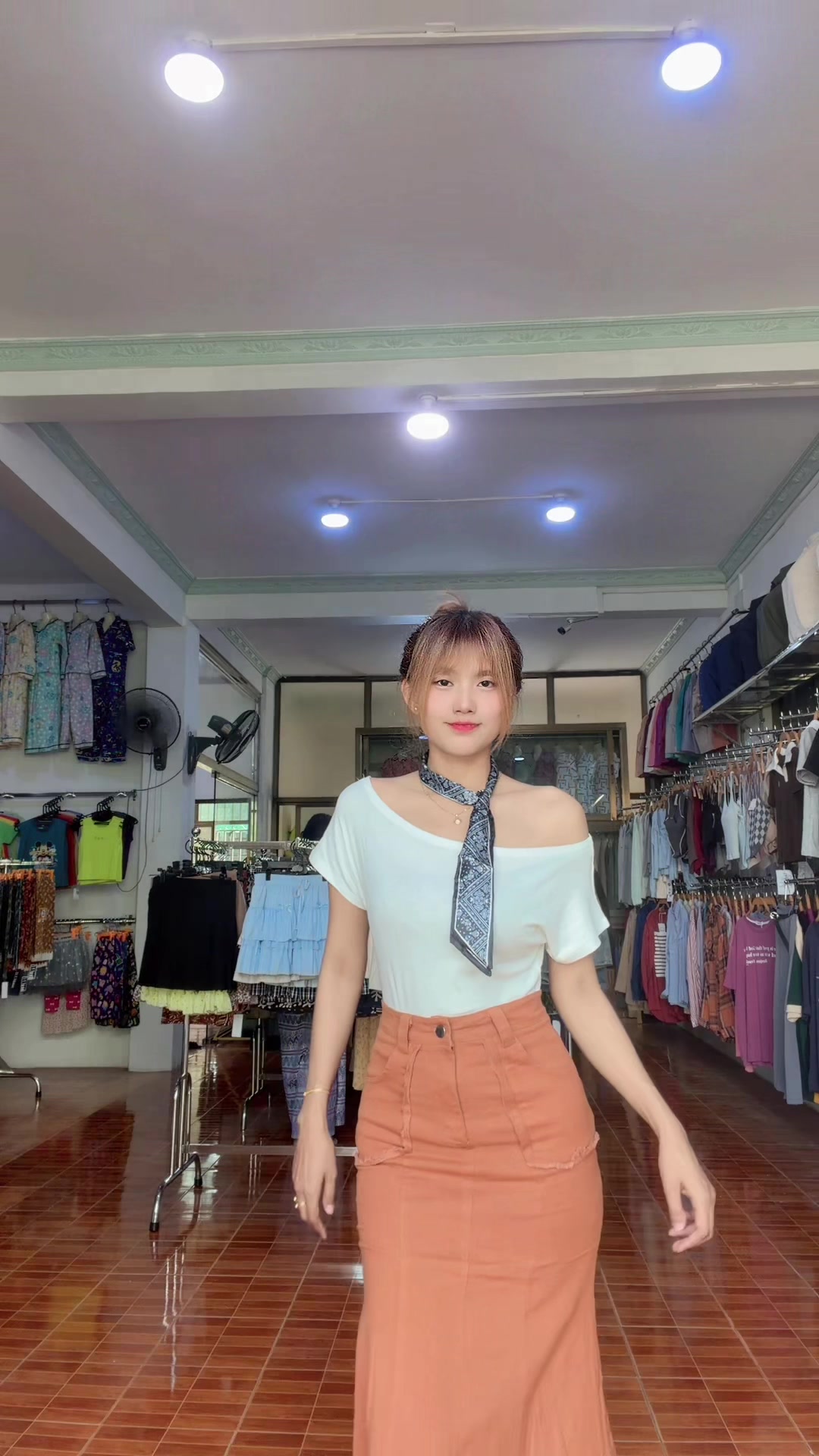 @Taw Win Nan clothing-girl