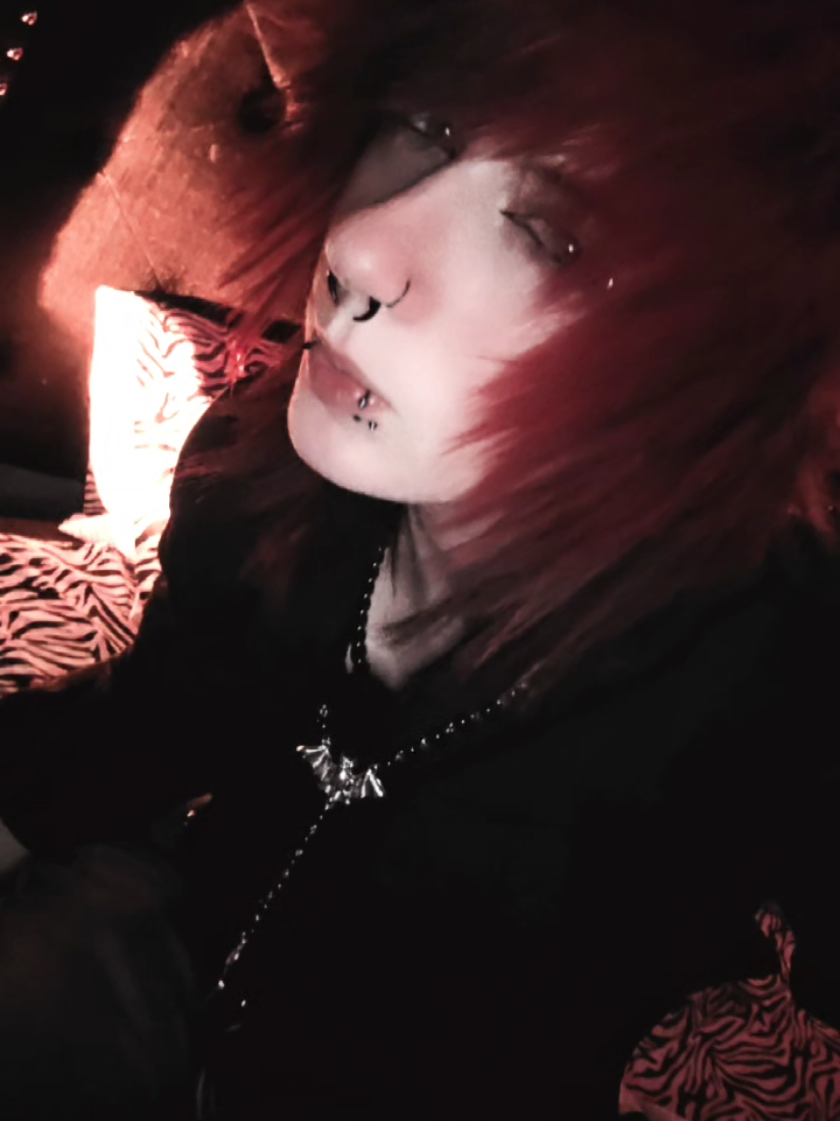 @☠︎︎ Kat ☠︎︎