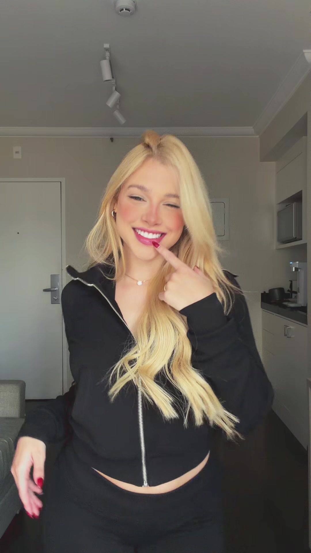 @Izabella Faria🎀
