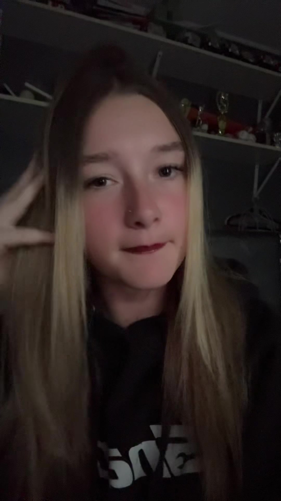 @⃟