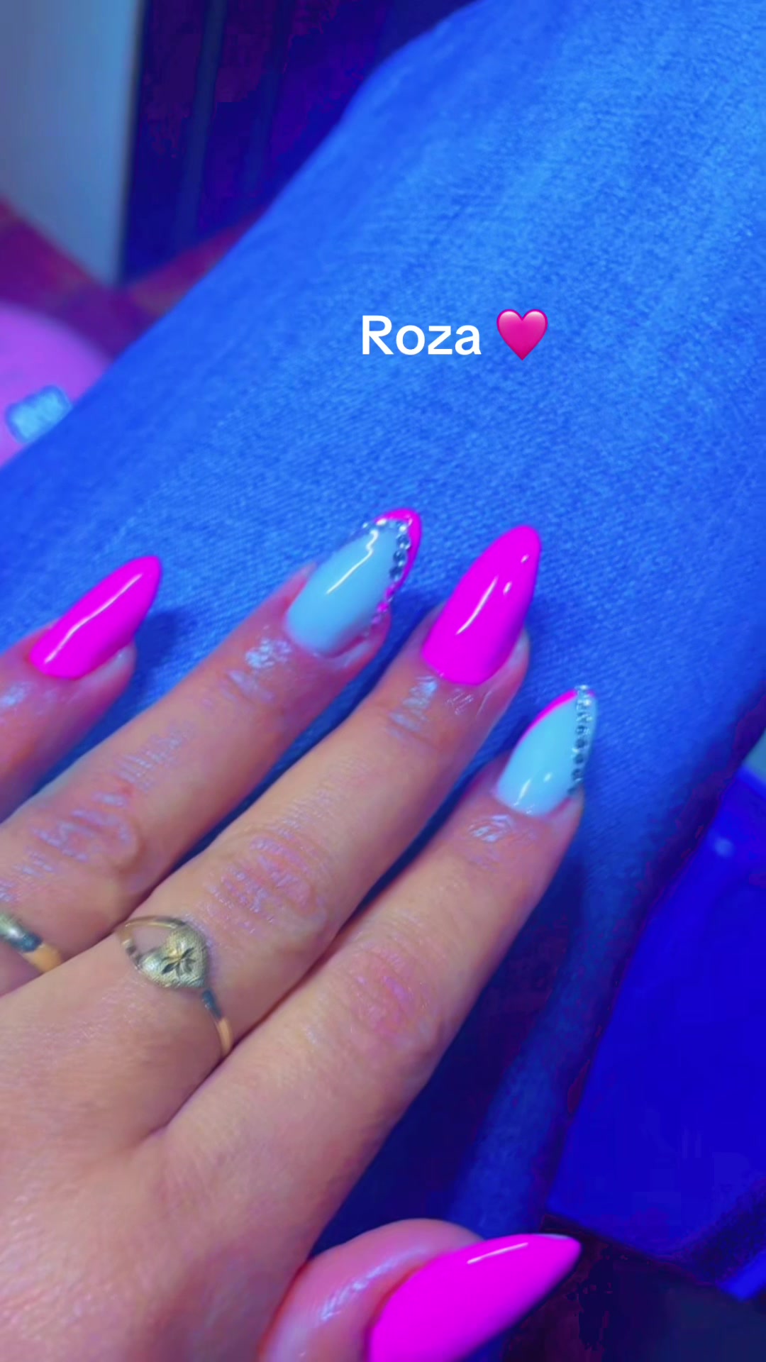 @Roza