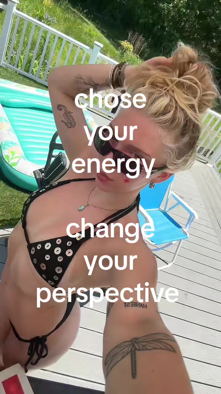 @ays ☮︎