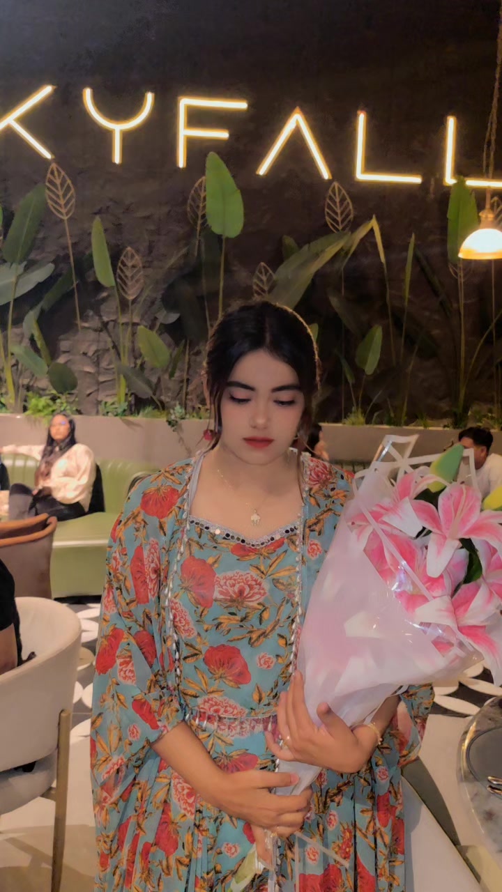 @ayeshas_de_gallery