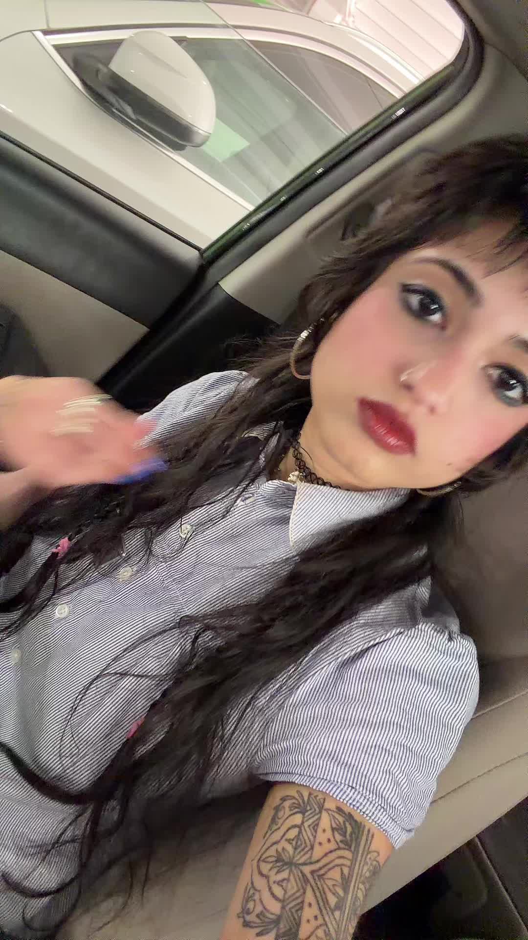 @ismariika_