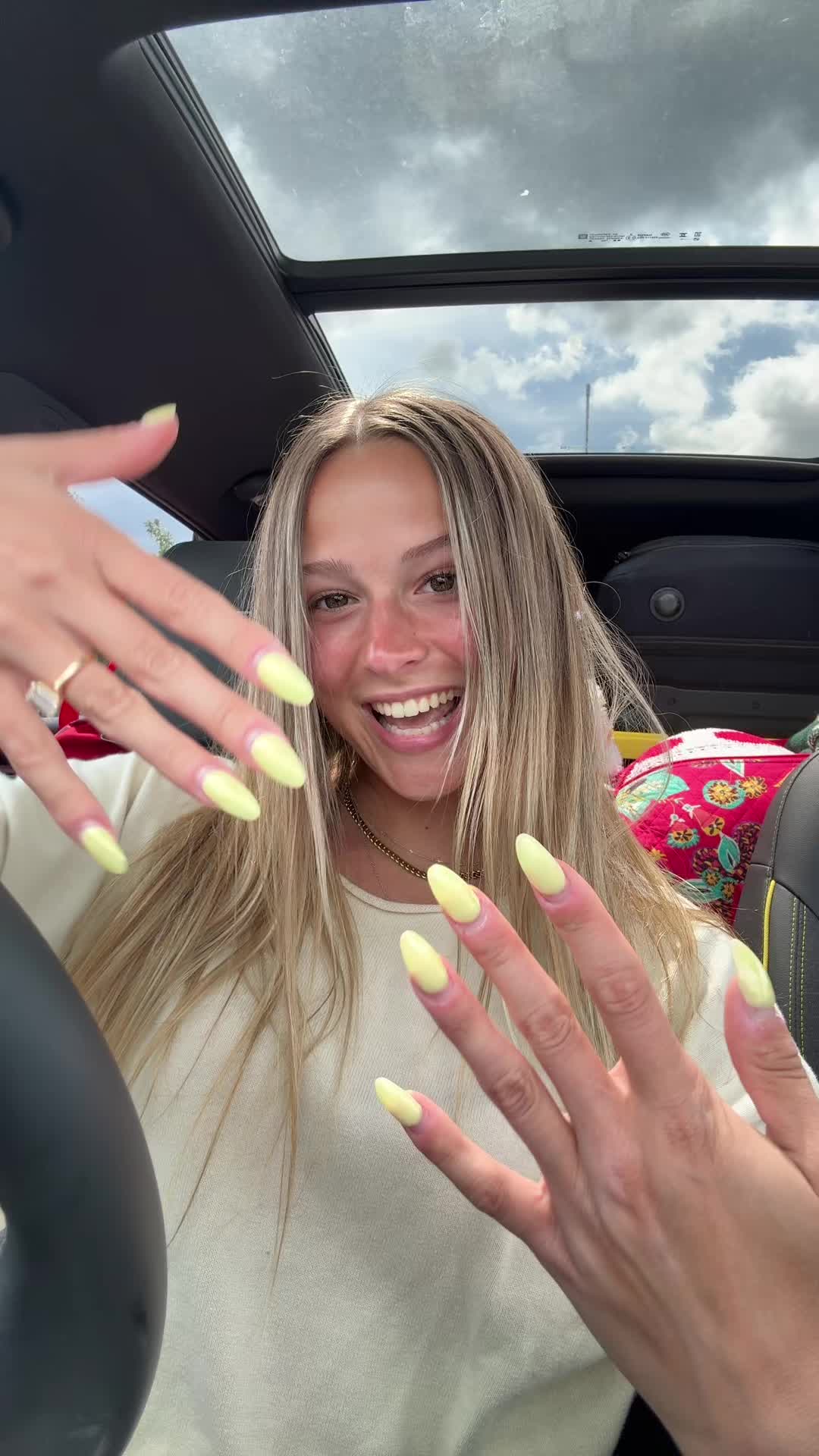 @mia_rogan