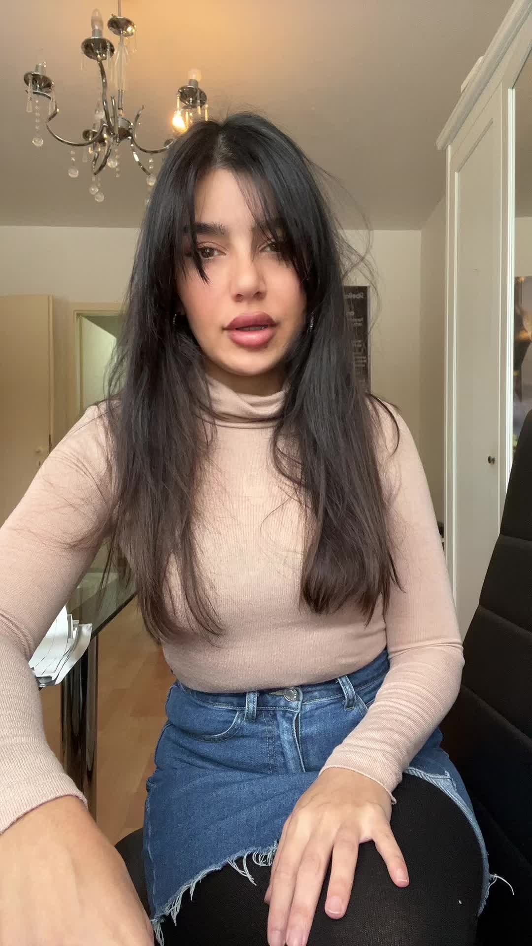 @Bella