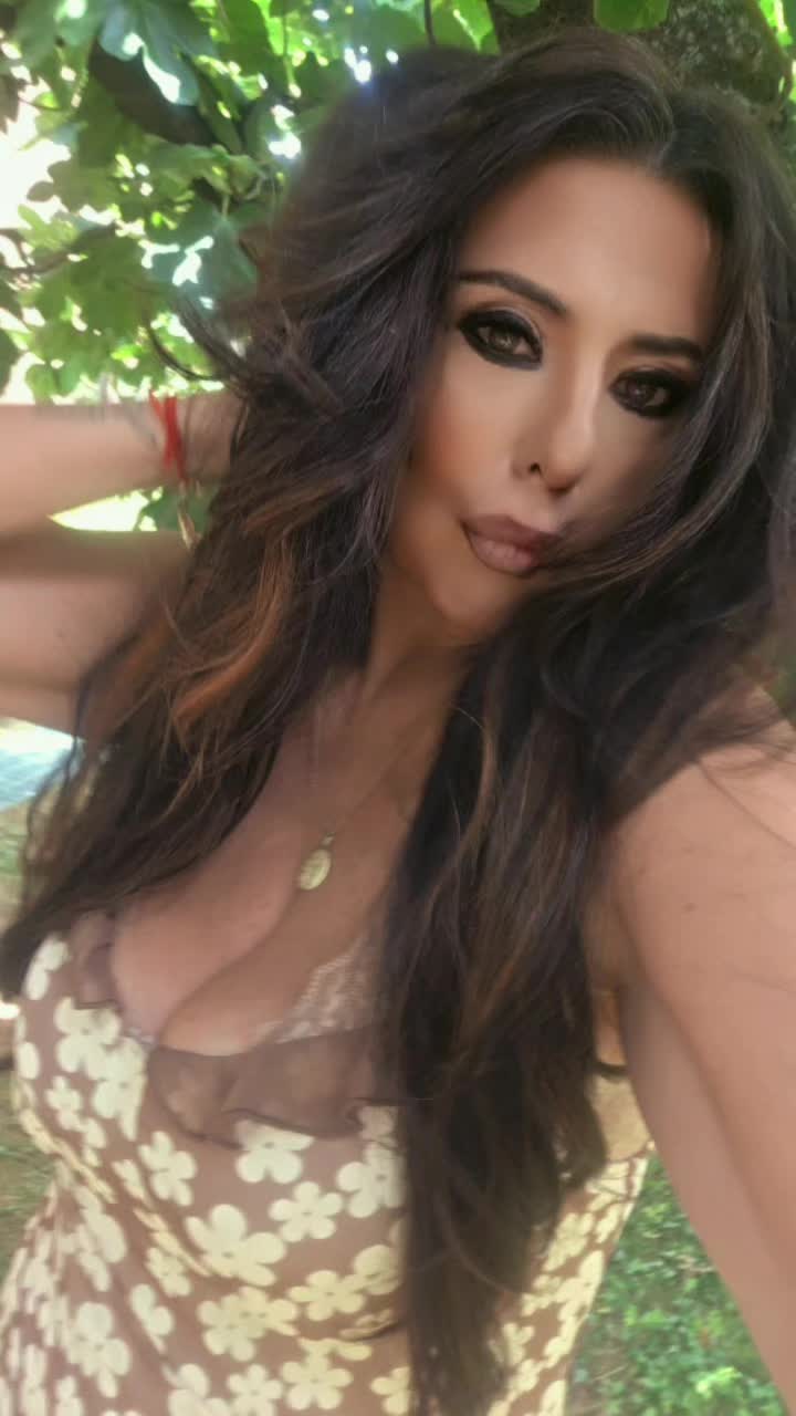 @Paola D