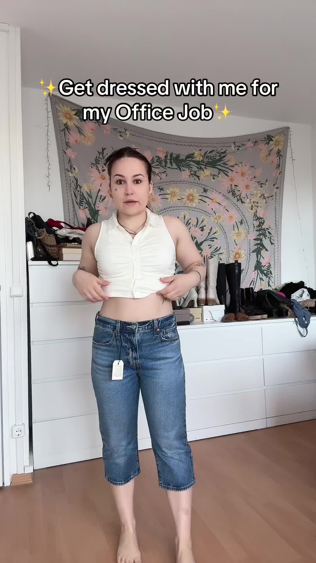 @laurassoberlife