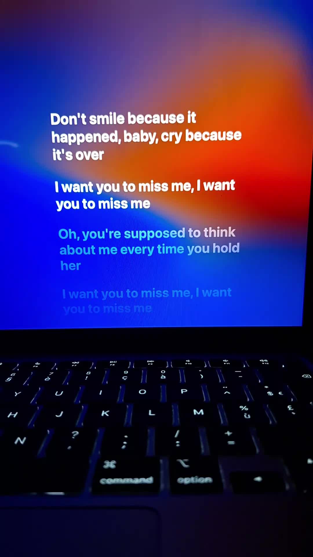 @Lyrics_💕