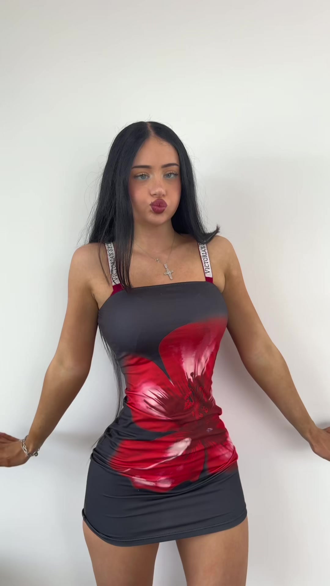 @lillyabellaa