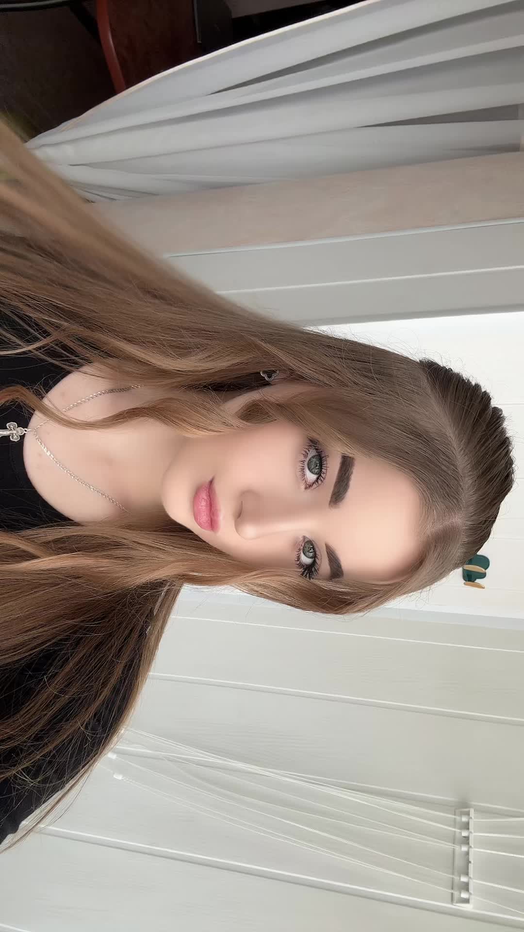 @_Viktoria_