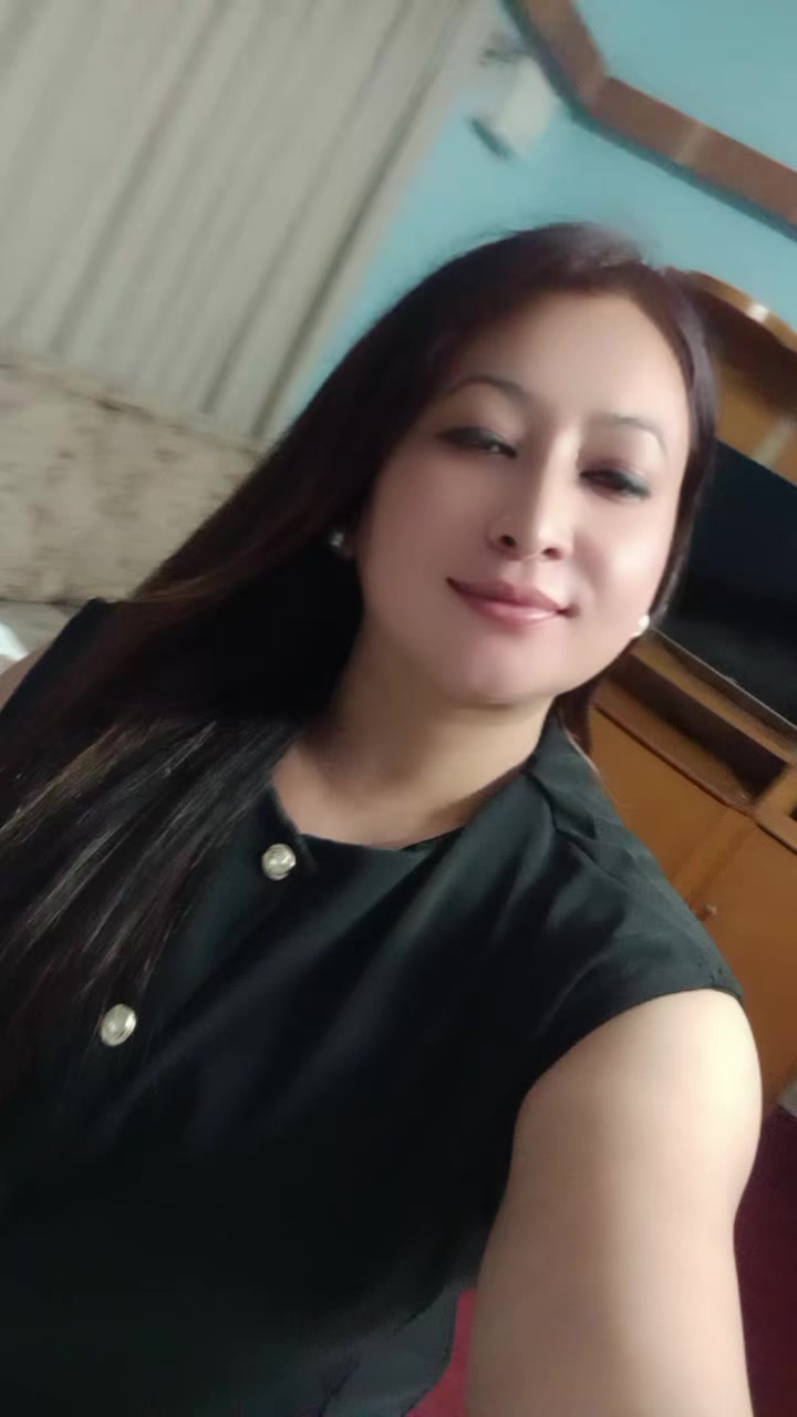 @Glossy sarmila
