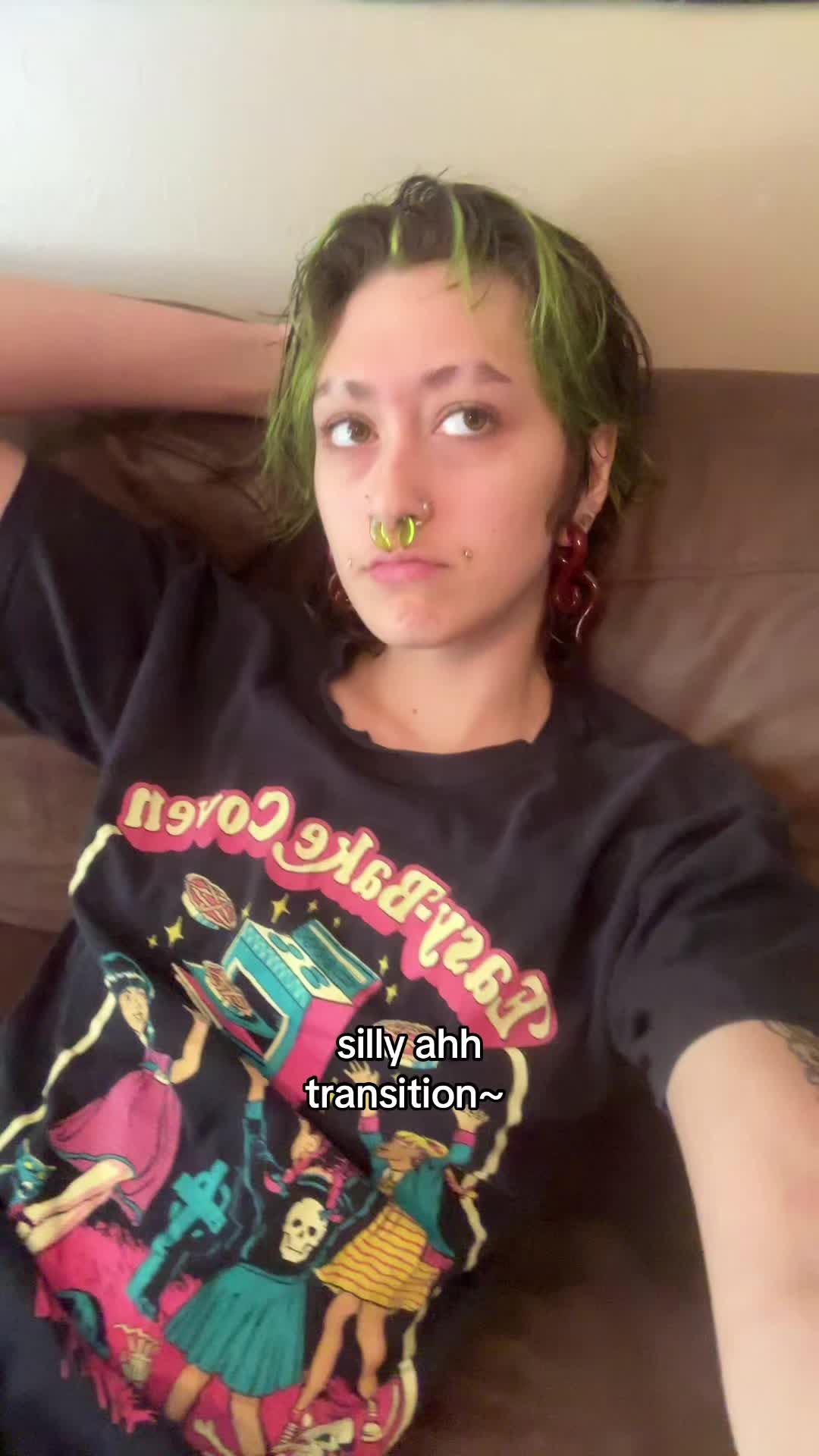 @Ani 🐛🍎