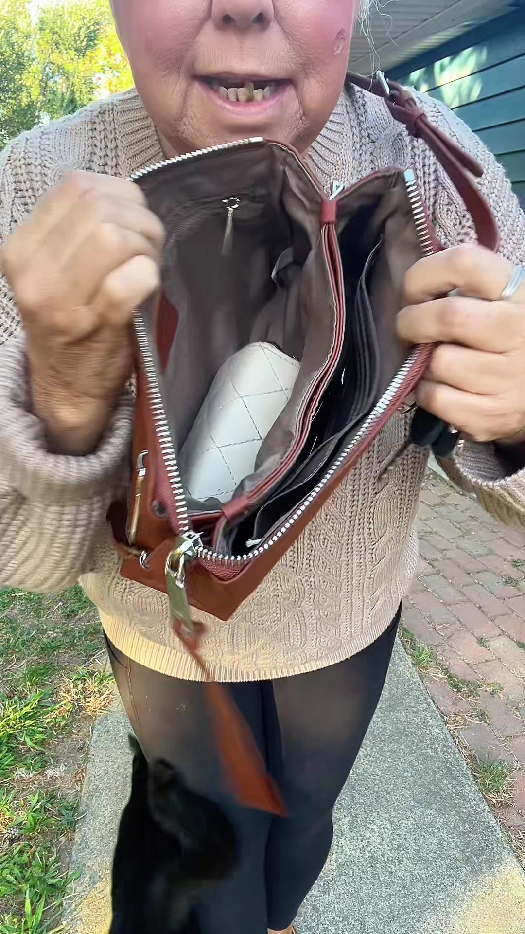@leslier_ugc
