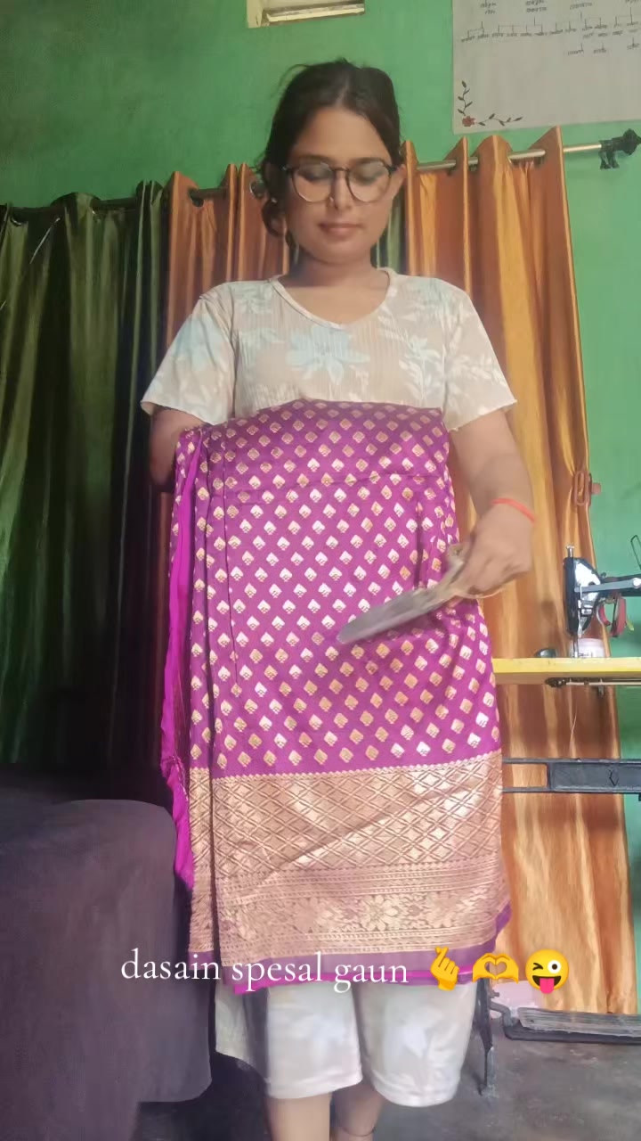 @👑pinky pahari 🍁💚🥀
