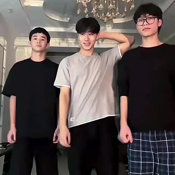 @𝓗𝖺𝗇𝗇𝗂𝖾ᵉᵈᶦᵗˢ 𓇼 ⋆.