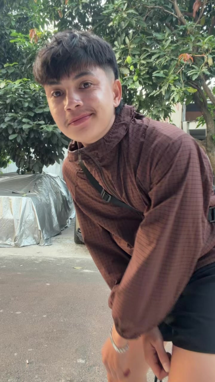 @Adechulooo