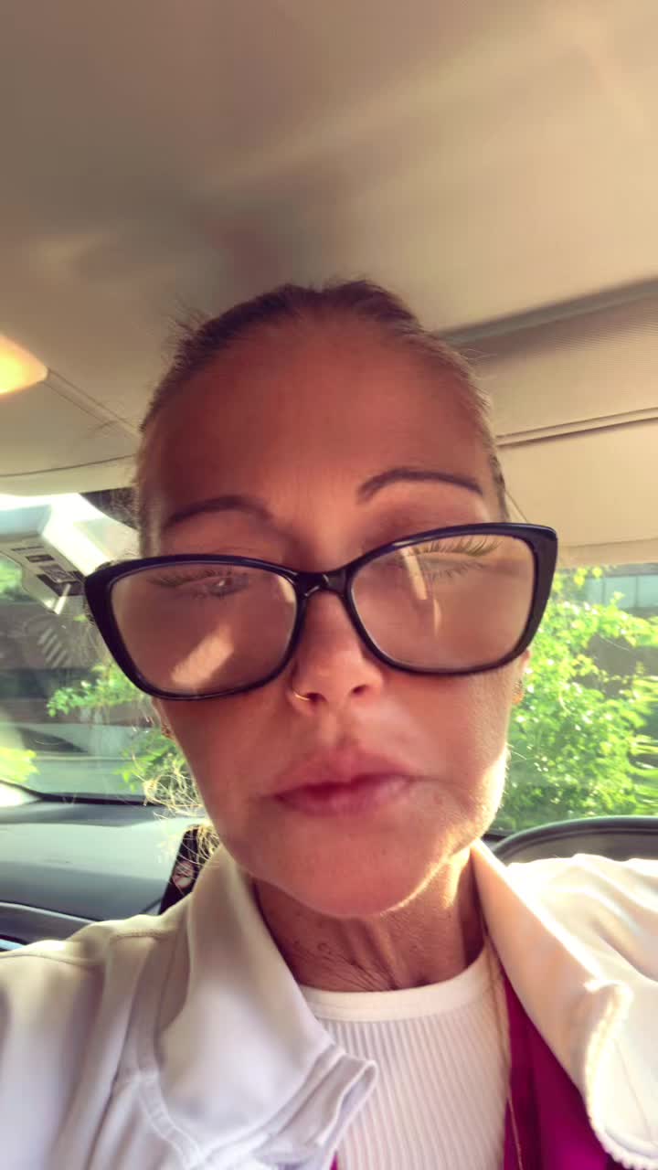 @Clickclackchiclets