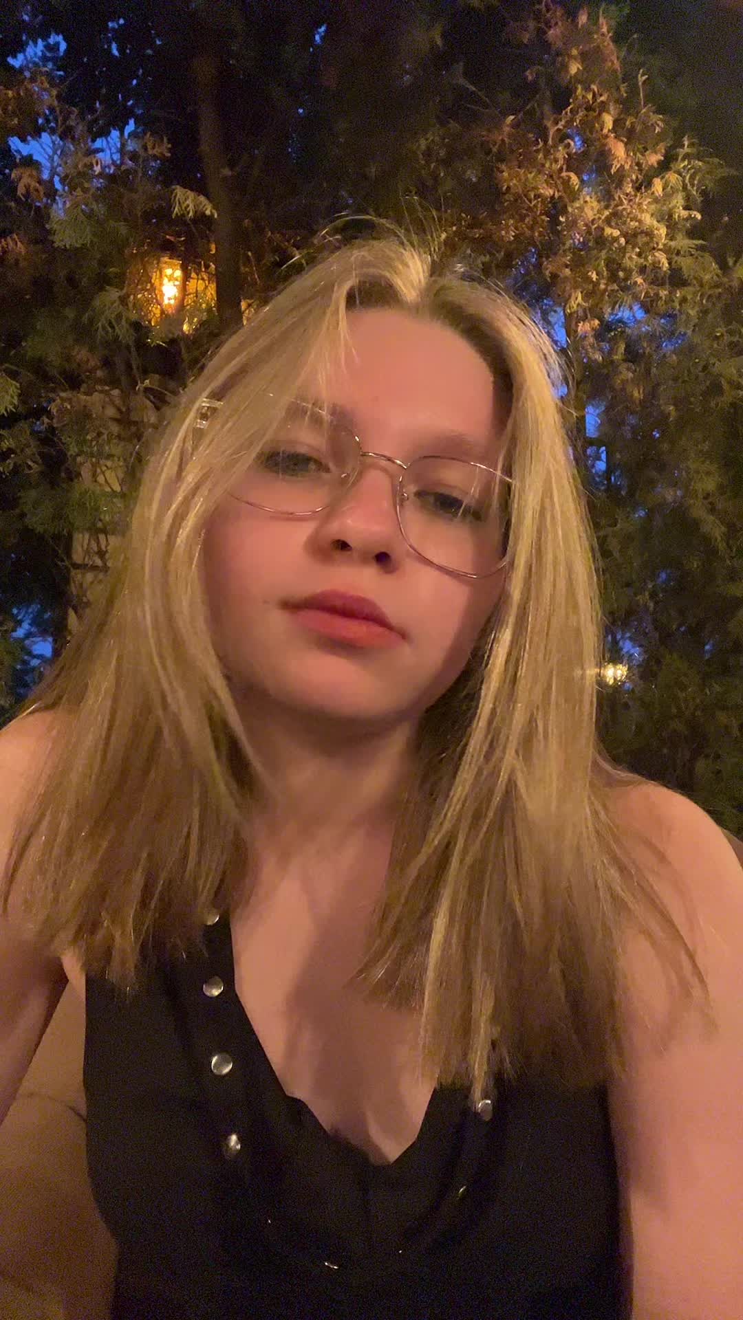 @Аполлинария
