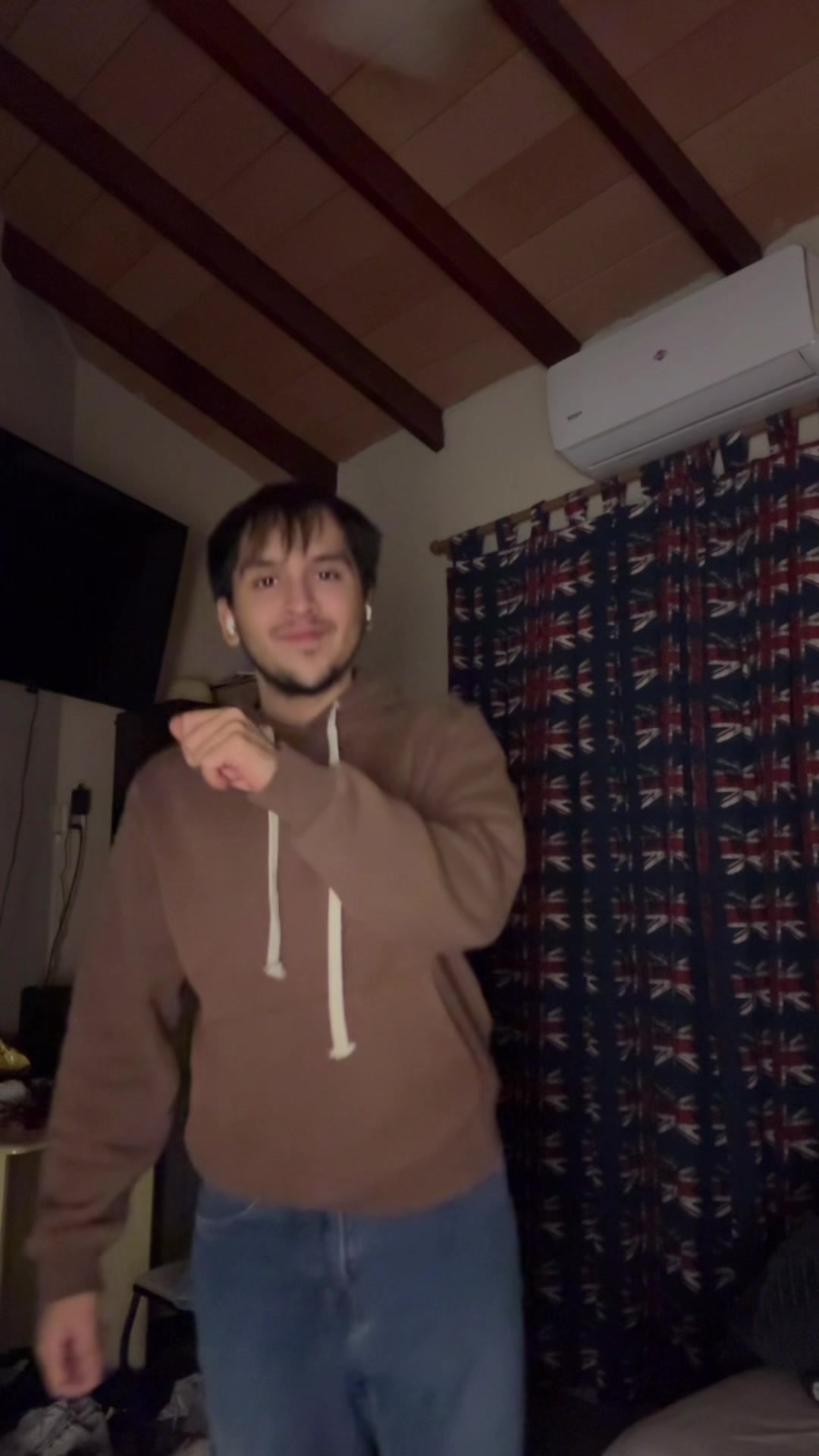 @ezeaquinos&trade;