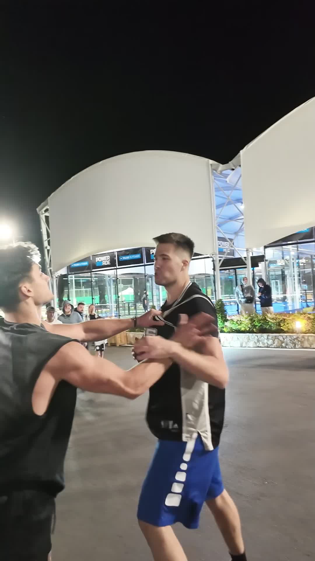 @MK