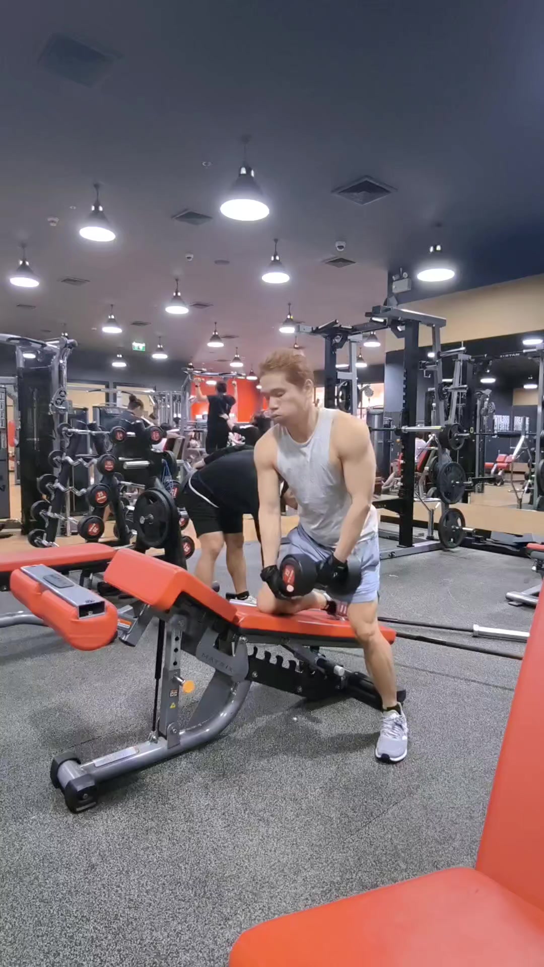 @อสูรน้อย ในตะเกียงแก้ว