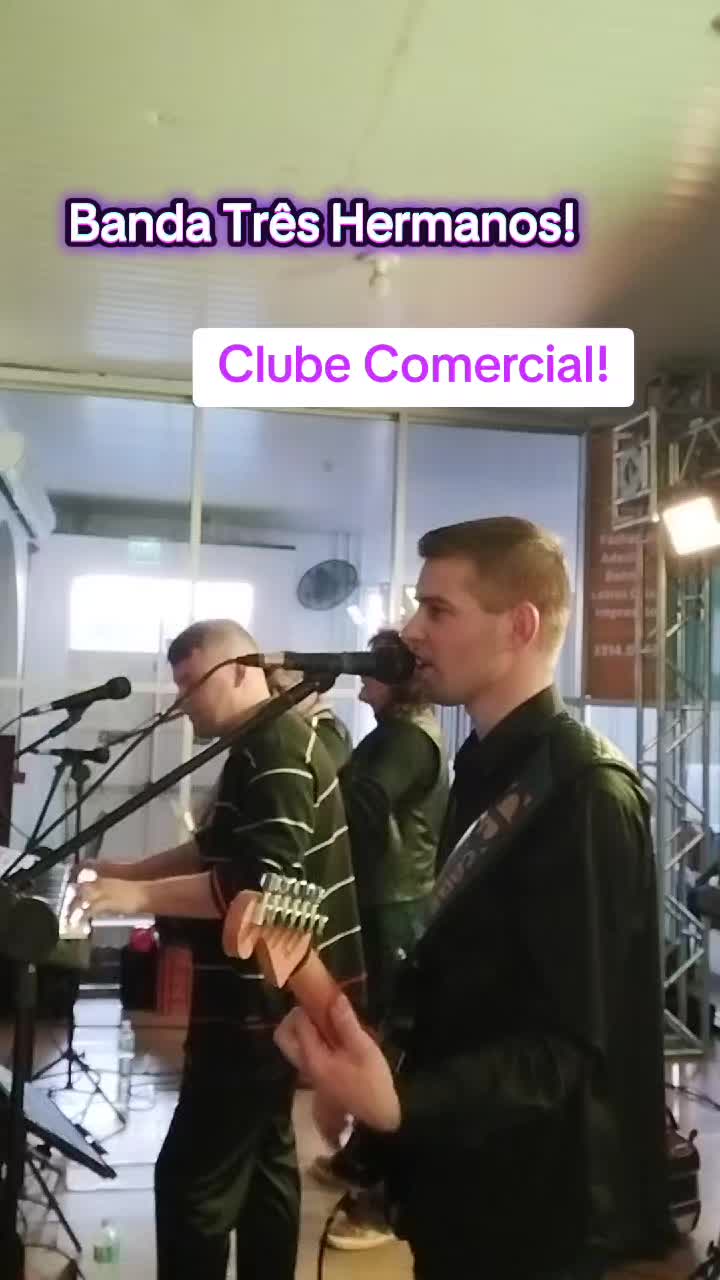 @Três Hermanos