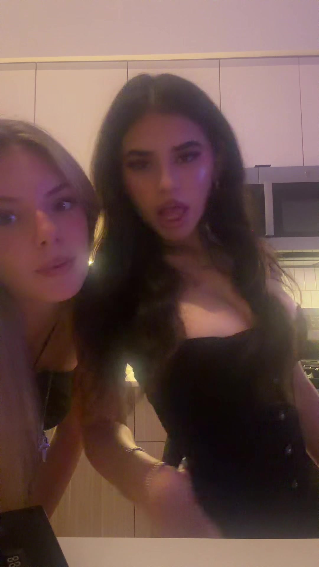 @ZOE SCHWARTZ